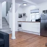 Luna Apartments