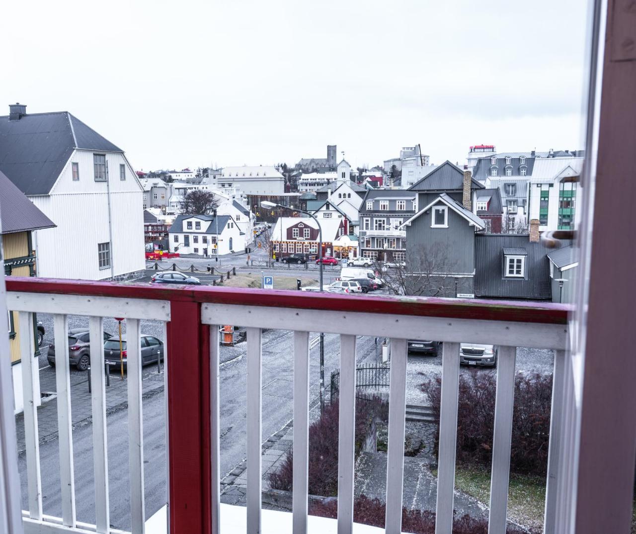 Luna * Reykjavik